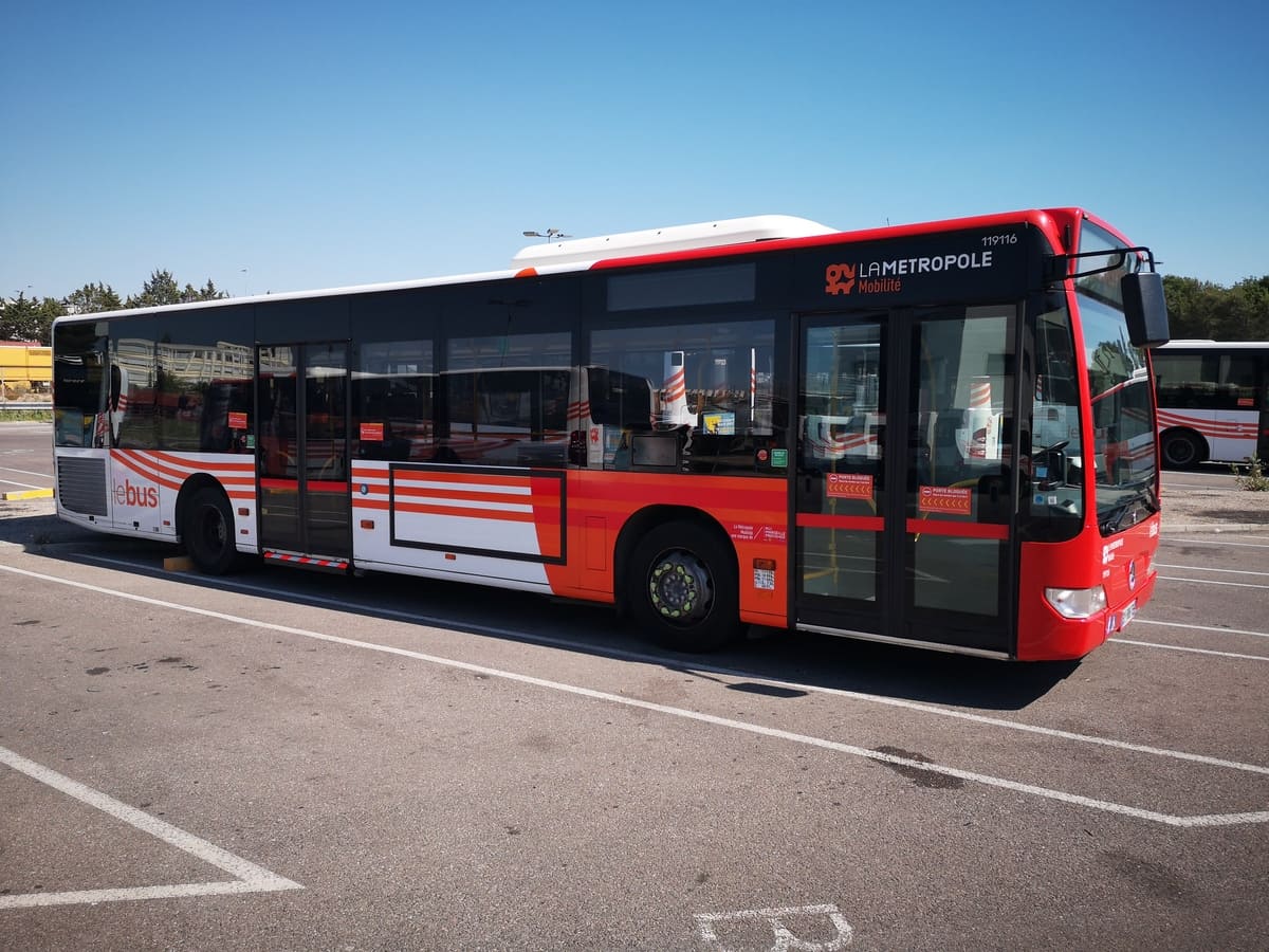 Read more about the article Aix-en-Provence (13) – paint buses