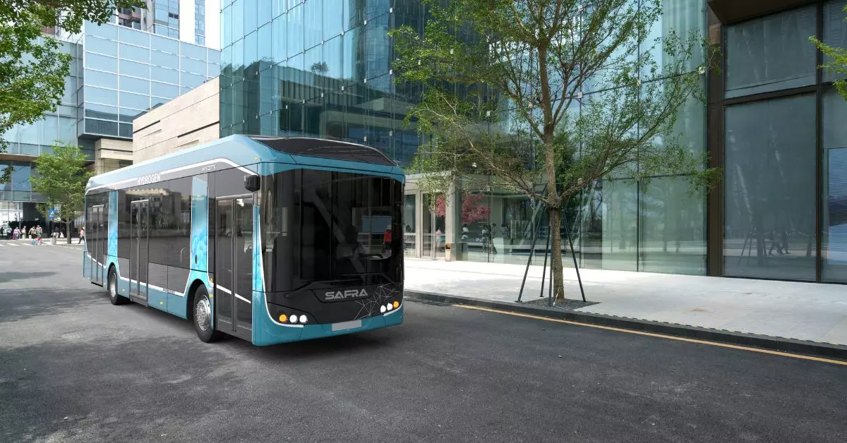 Read more about the article SAFRA presents its new hydrogen bus and its new visual identity at the EUMO exhibition in Paris
