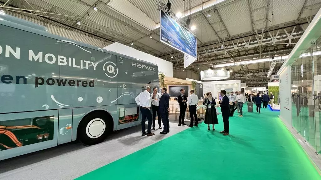 Read more about the article SAFRA presents its hydrogen retrofit kit at the international public transport summit in barcelone